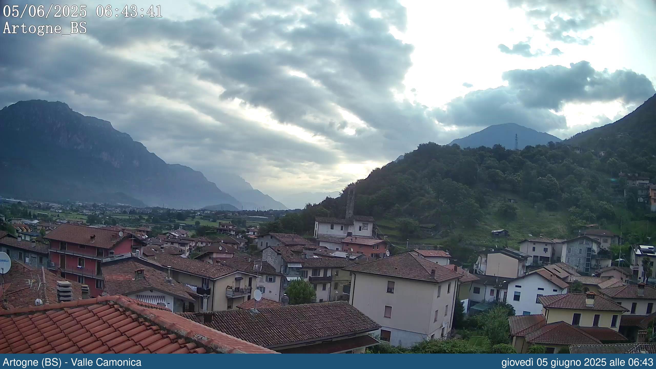 immagine della webcam nei dintorni di Niardo: webcam Artogne